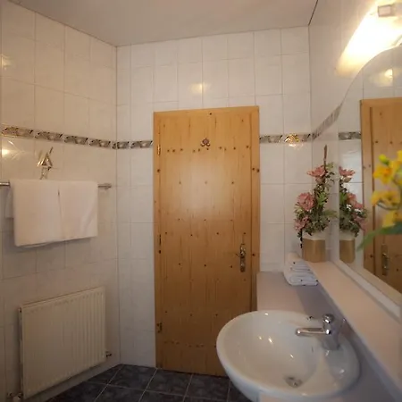 Bauernhof Tuxerschafer Bed & Breakfast