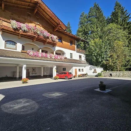 Landhaus Tuxerschafer Отель типа 